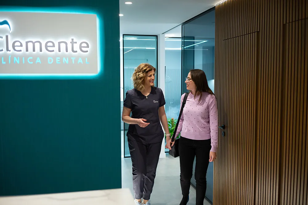 La clínica dental de siempre frente a las franquicias low cost