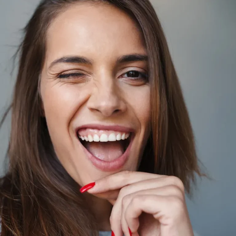 Mejorar sonrisa con implantes dentales en Murcia